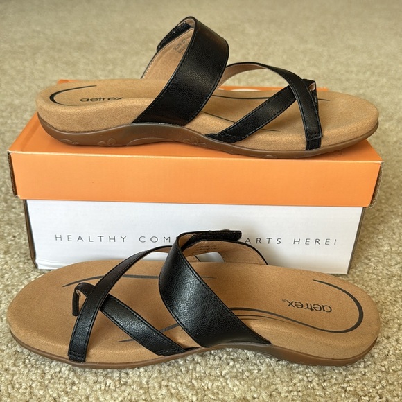 Aetrex Izzy Adjustable Sandal - Picture 3 of 6